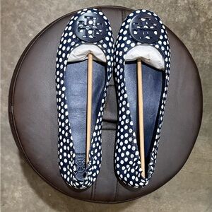 Tory Burch Navy and Ivory Minnie Travel Flats - New In Box